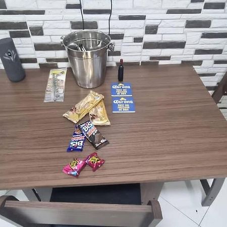 Quarto E Sala A Uma Quadra Da Praia Copacabana Posto 02 리오데자네이루 외부 사진