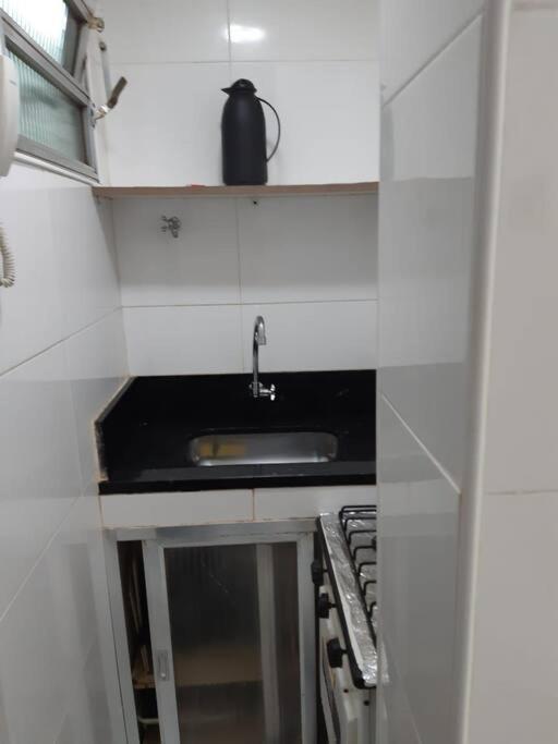 Quarto E Sala A Uma Quadra Da Praia Copacabana Posto 02 리오데자네이루 외부 사진