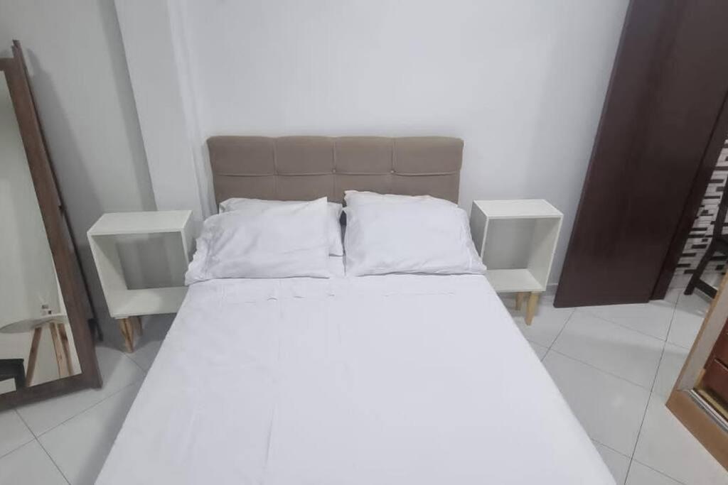 Quarto E Sala A Uma Quadra Da Praia Copacabana Posto 02 리오데자네이루 외부 사진
