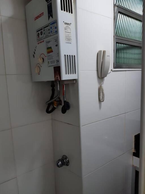 Quarto E Sala A Uma Quadra Da Praia Copacabana Posto 02 리오데자네이루 외부 사진